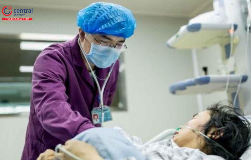 Nhiều trường hợp tự ý truyền dịch tại nhà đã bị sốc phản vệ, dẫn tới tử vong