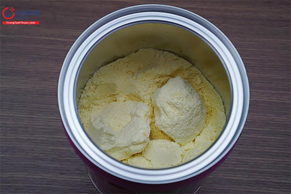 Sữa bột bị vón cục